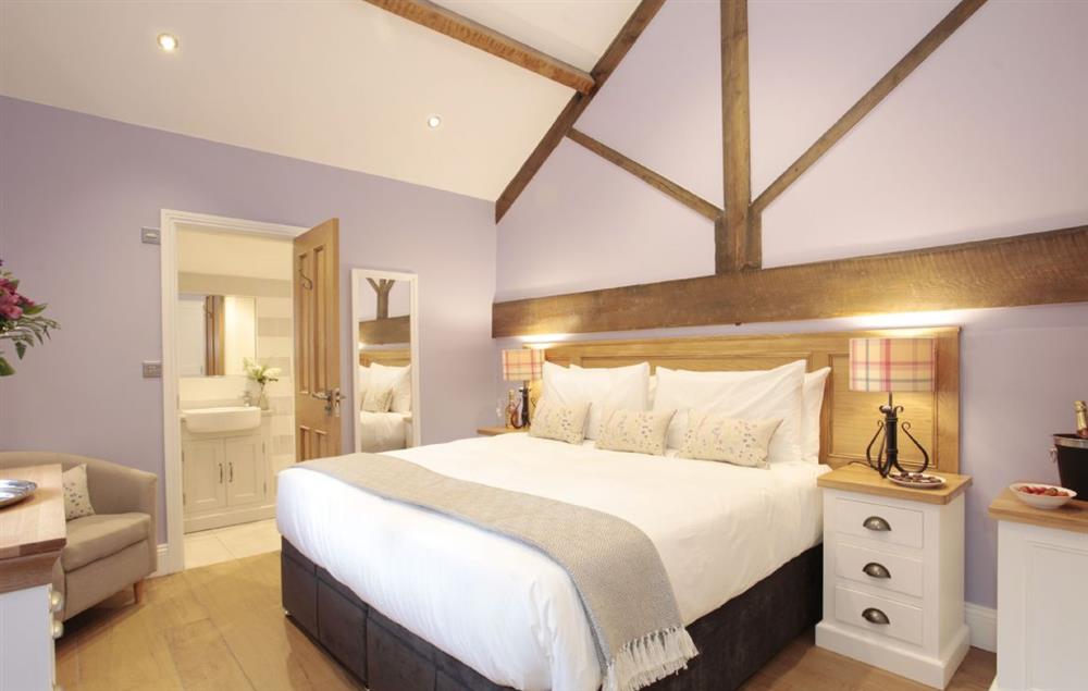 Second floor: Double bedroom with zip and link bed and en suite at Spicer Manor, Ingbirchworth