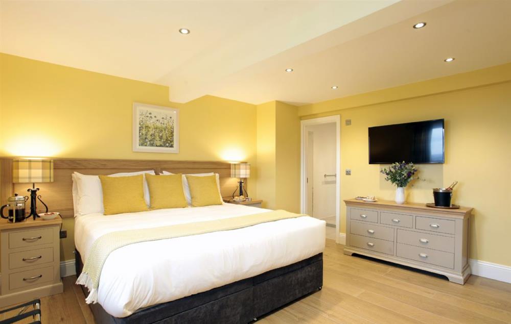 Second floor: Double bedroom with zip and link bed and ensuite at Spicer Manor, Ingbirchworth