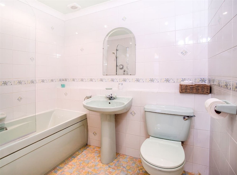 Bathroom at Spindrift in St Mawes, Cornwall