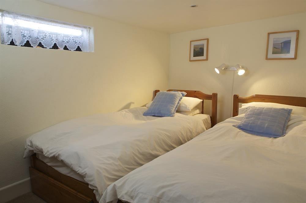 Twin bedroom at lower ground floor level at Spinnaker Cottage in , Salcombe