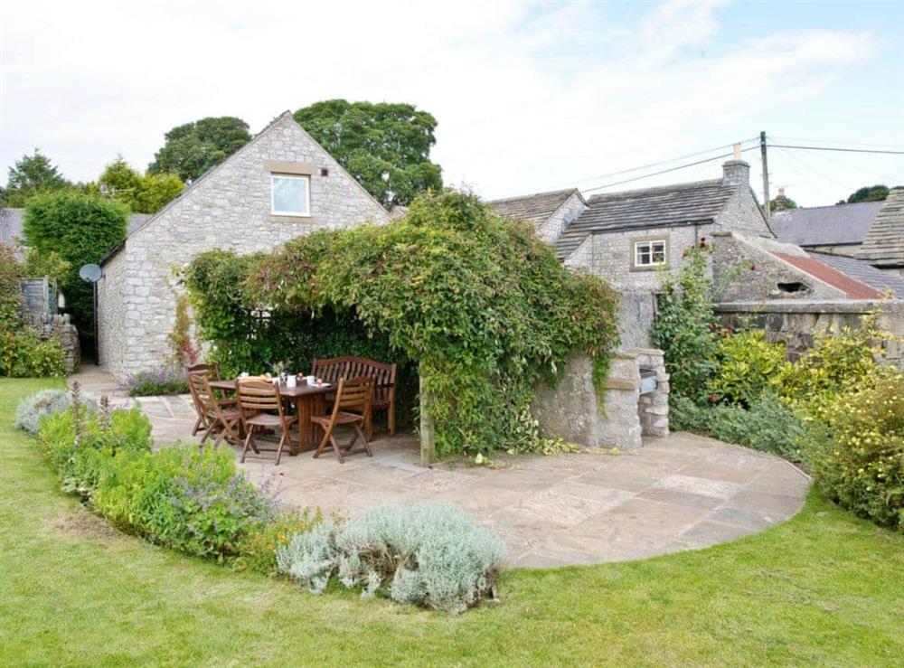 Garden and grounds at Spinney Cottage in Sheldon, Bakewell, Derbys., Derbyshire