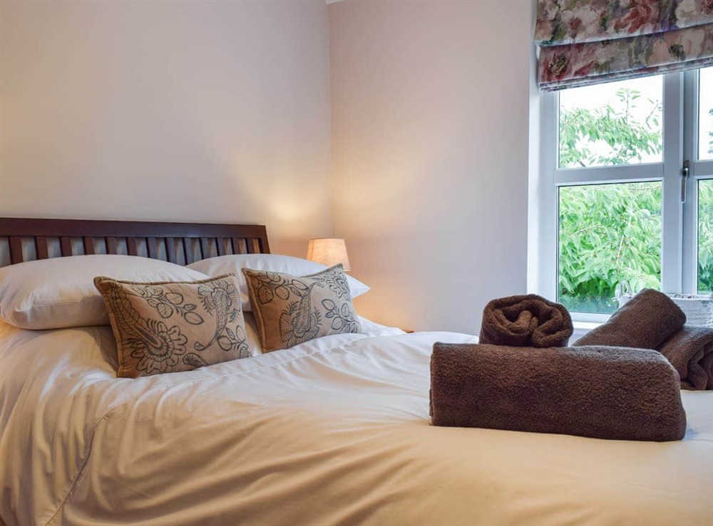 Double bedroom (photo 2) at Spire View Cottage in Olney, Buckinghamshire