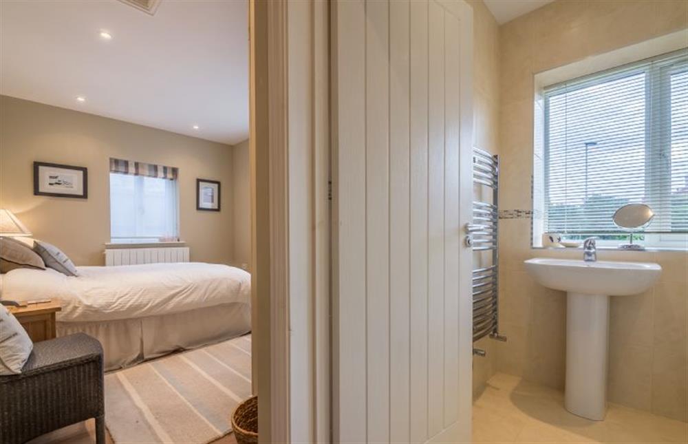 Ground floor: En-suite shower room  at Spoonbills, Burnham Market near Kings Lynn