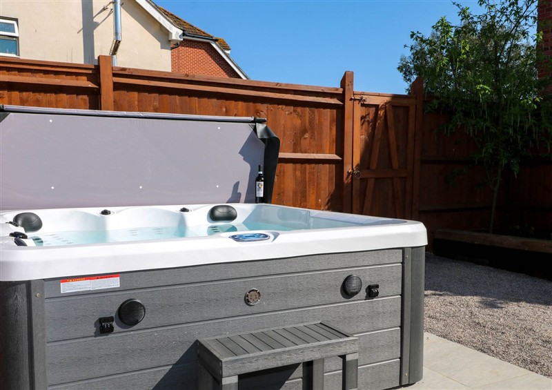 There is a hot tub at Spring Cottage, Arundel