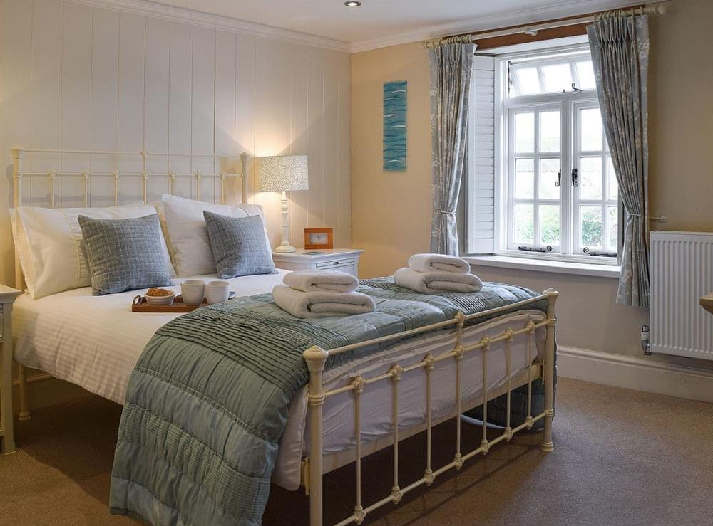 Double bedroom at Spring Cottage in Bourton-on-the-Water, Gloucestershire
