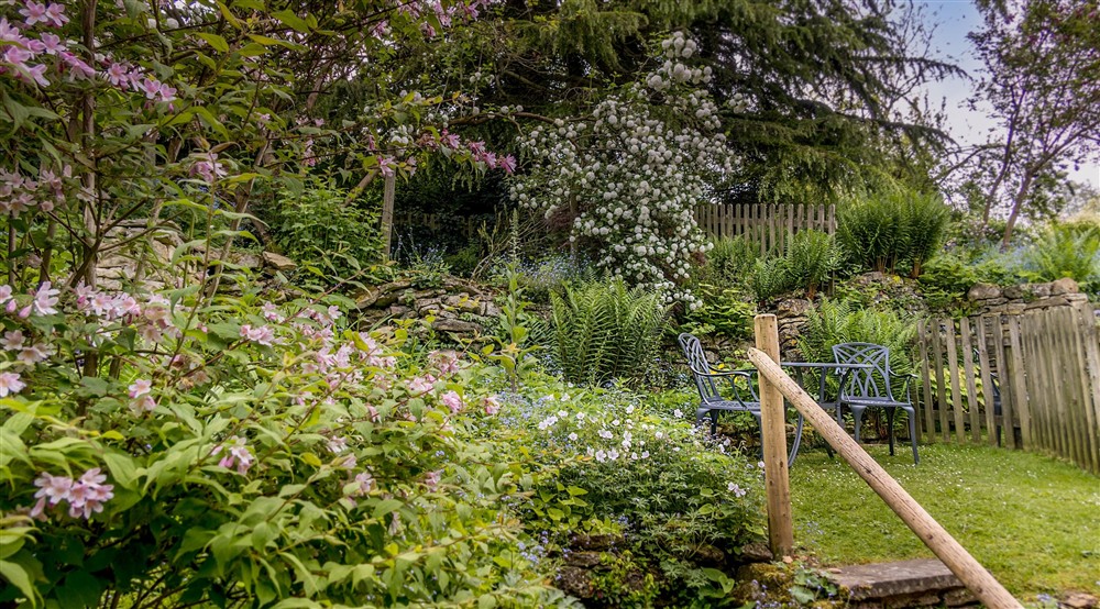 The garden (photo 2) at Spring Cottage in Broadway, Gloucestershire
