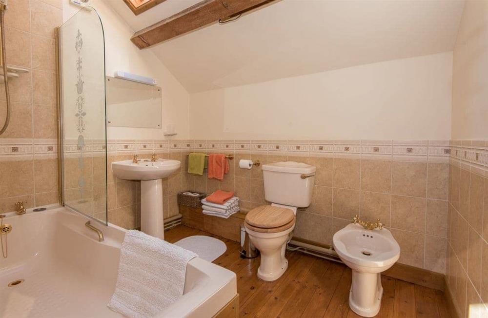 The bathroom at Spring Hill Cottage in Rhayader, Powys