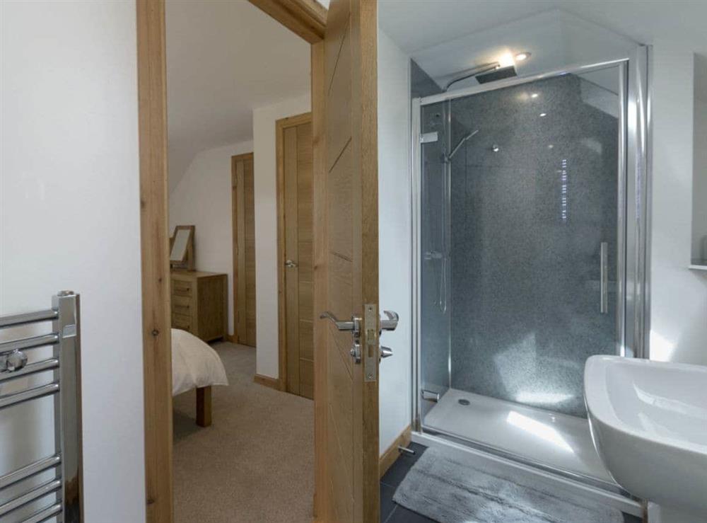 Modern style en-suite at Springbank in Upper Edinbane, near Portree, Isle Of Skye