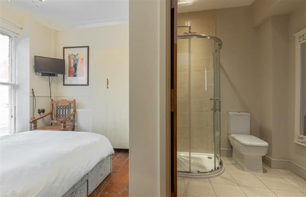 En-suite to bedroom two with shower at Springbank, Wells-next-the-Sea