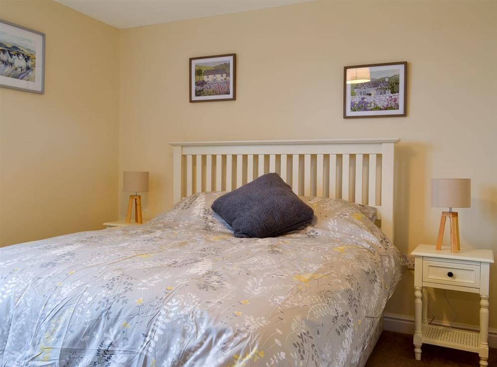 Bedroom with kingsize bed at Springdale in Aldbrough, near Hornsea, North Humberside