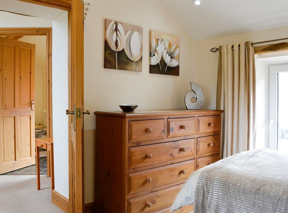Lovely twin bedded room at Farm Cottage, 