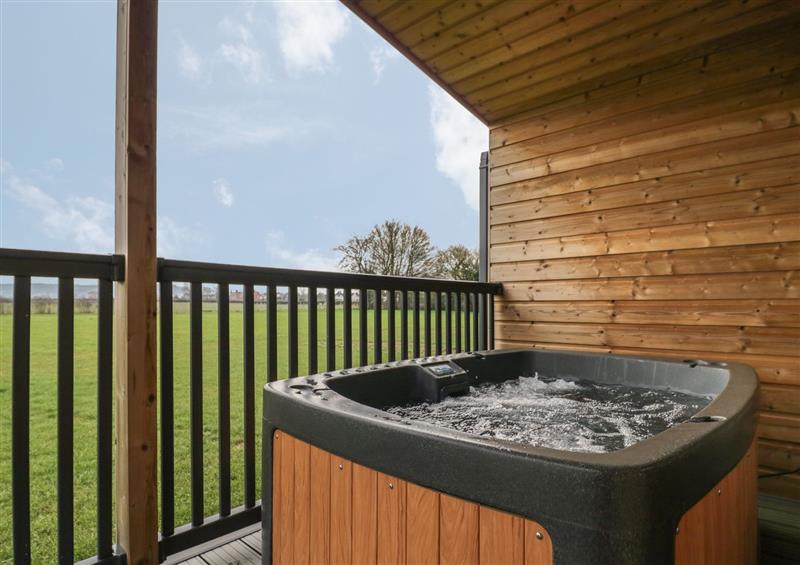 Spend some time in the hot tub at Springfield Lodge, Bretforton near Honeybourne