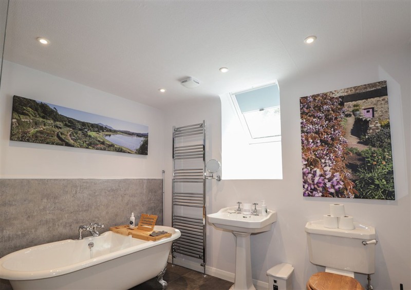 Bathroom (photo 2) at Srondubh, Poolewe