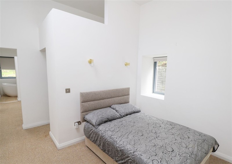 This is a bedroom at Sruthan Lodge, Ballinaglera near Drumshanbo