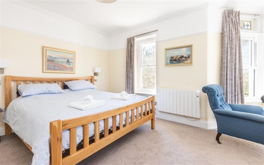 Double bedroom with super king bed and en- suite at St. Brychan in Tintagel