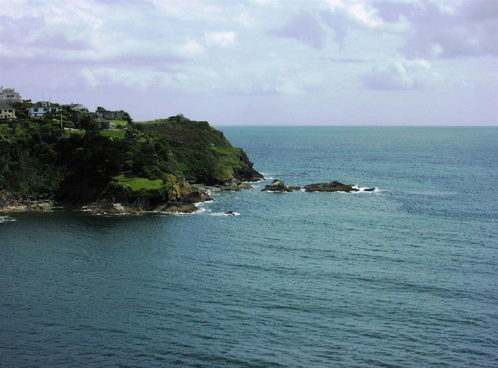 2nd floor apartment with far reaching views out to sea at St Catherines Court No 7 in Fowey, Cornwall