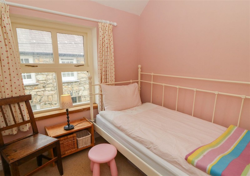 Bedroom (photo 3) at St Johns House, Newport
