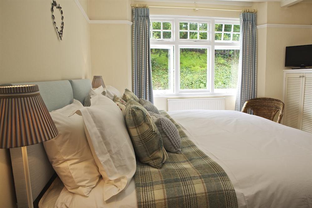 Double bedroom with 6' bed at St Leonards in , Salcombe