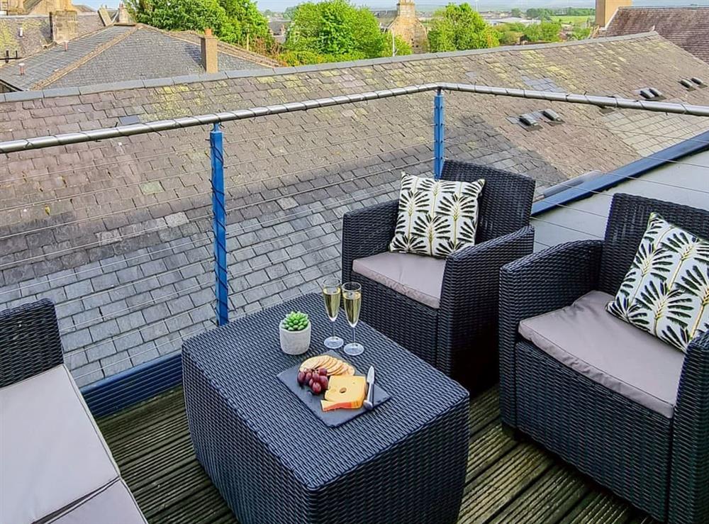 Sitting-out-area at St Margarets Loft Apartment in Dunfermline, Fife