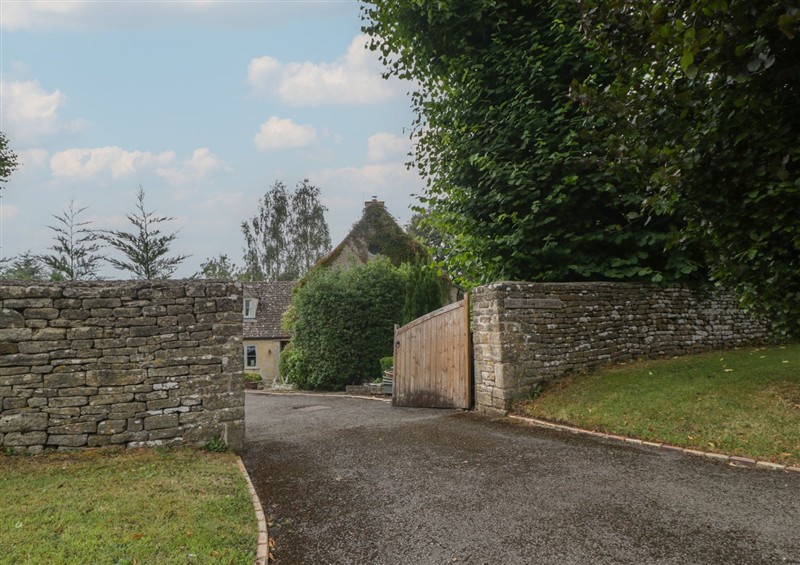 The setting at St. Marys House, Church Westcote near Bourton-On-The-Water