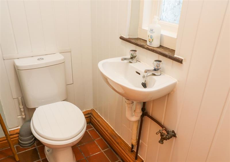 Bathroom at St. Peters Cottage, Milnthorpe