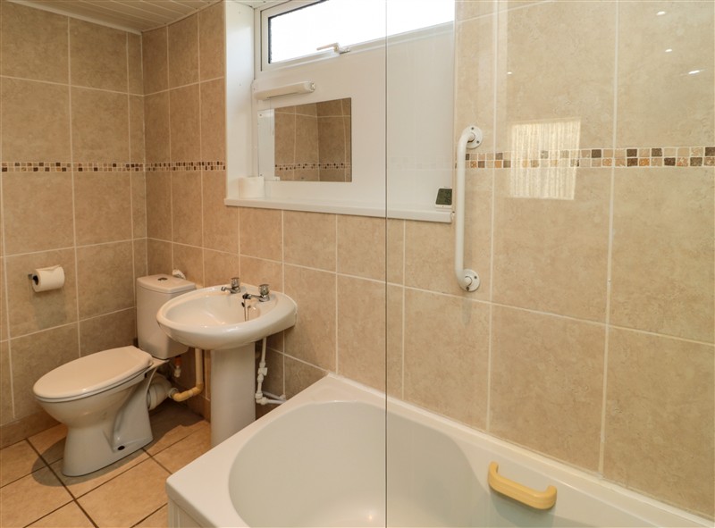 Bathroom at Stable Cottage, Cottonshopeburnfoot near Otterburn