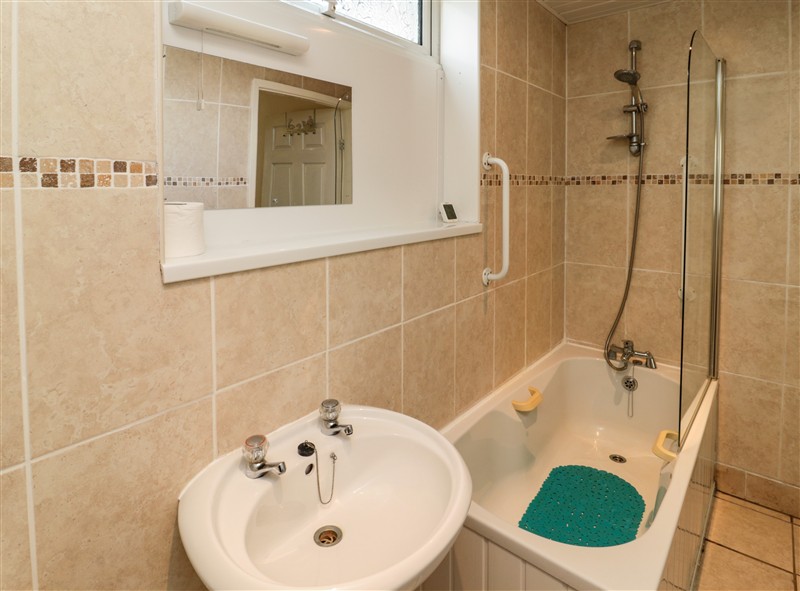 The bathroom at Stable Cottage, Cottonshopeburnfoot near Otterburn