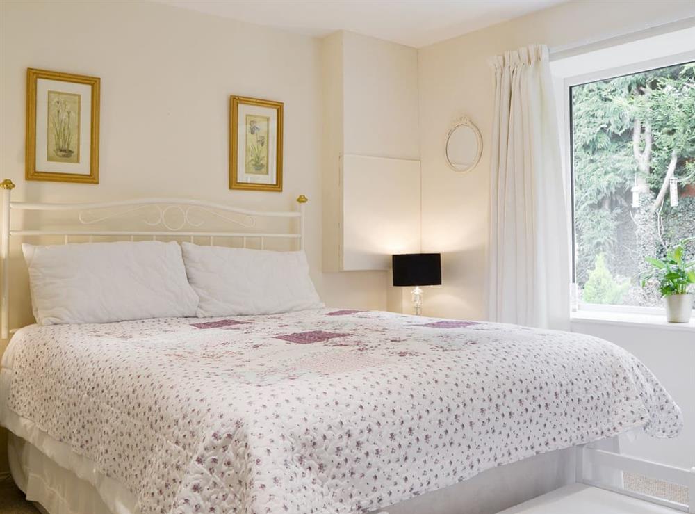 Relaxing double bedroom at Stable Cottage in Gunville, near Newport, Isle of Wight