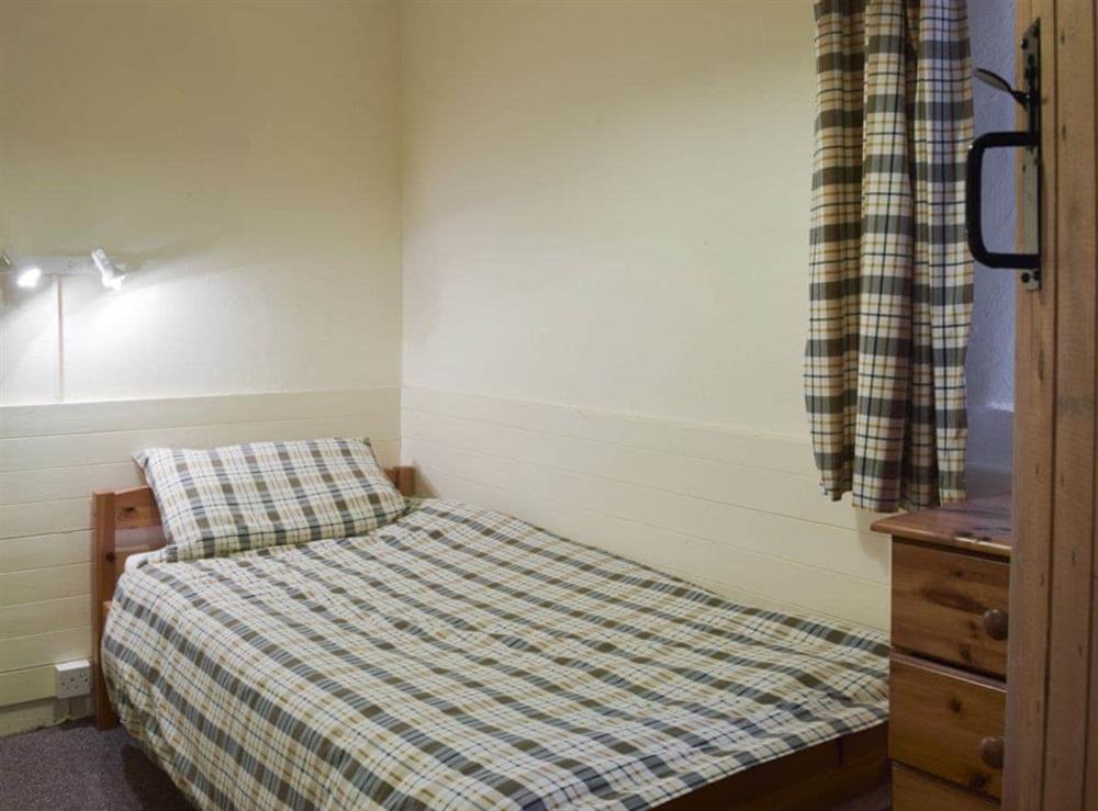 Comfortable double bedroom at Stable Cottage in Ivy Court Cottages, Llys-y-Fran, Dyfed
