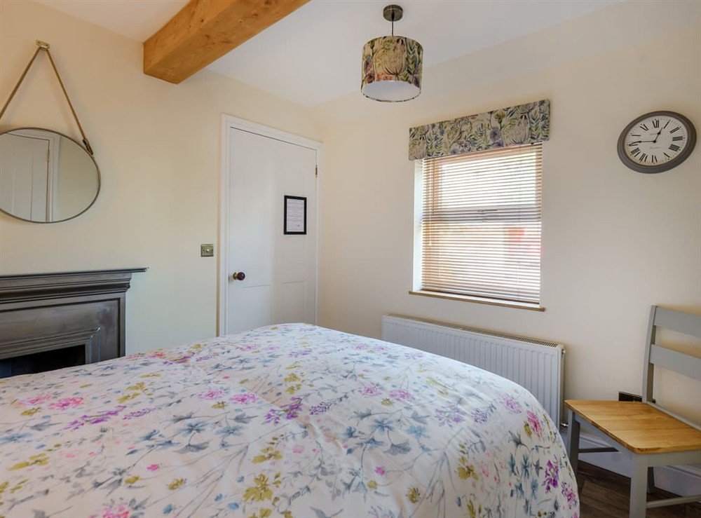 Double bedroom (photo 2) at Stable Cottage in Lathockar, near St Andrews, Fife