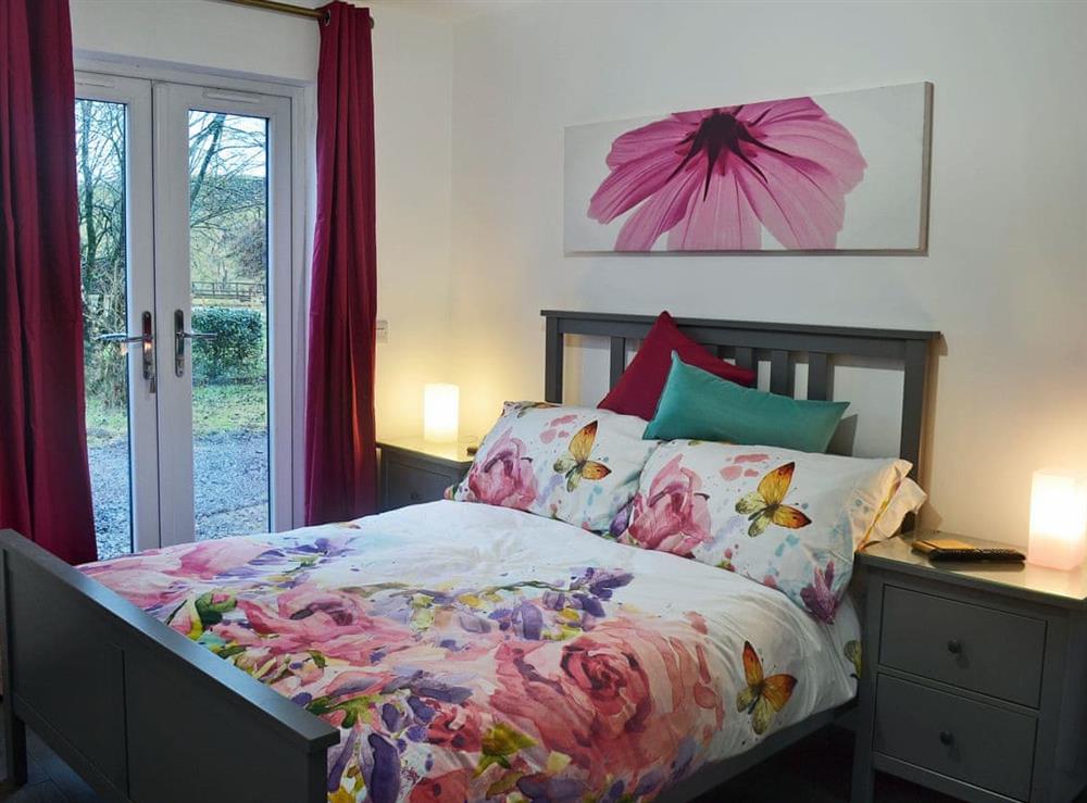 Relaxing double bedroom at Stable Cottage in Stewarton, Ayrshire