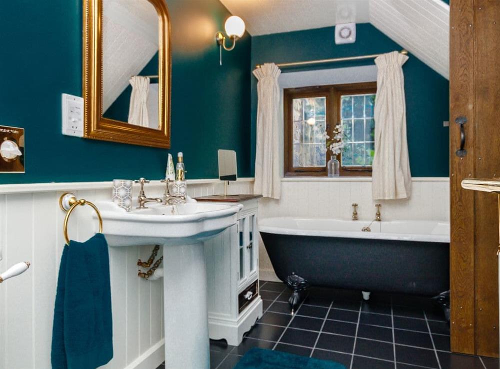 Elegant family bathroom at Stable Cottage in Uley, near Dursley, Gloucestershire