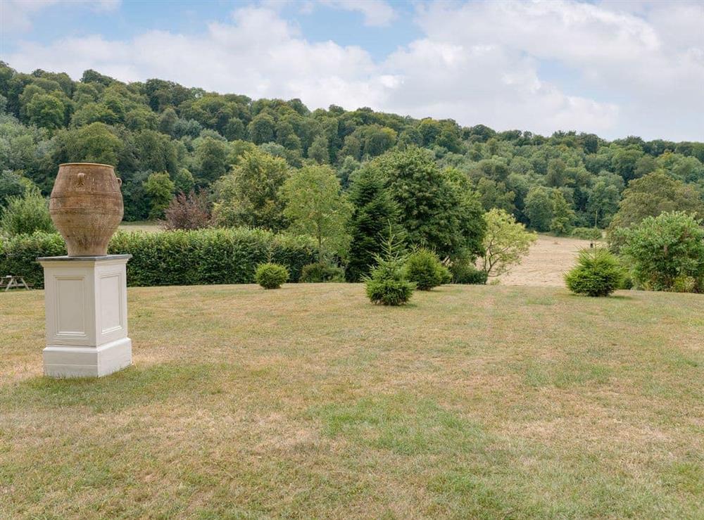 Beautiful 30-acre landscaped gardens at Stable Yard Cottage in Selborne, near Alton, Hampshire