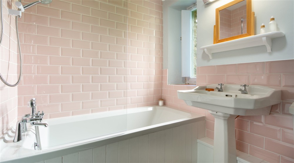 The bathroom at Stackpole Byre 2 in Pembroke, Pembrokeshire