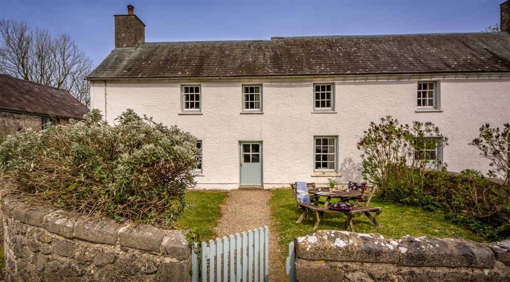 The exterior of Stackpole Cottage, Pembrokeshire (photo 2) at Stackpole Cottage in Pembroke, Pembrokeshire