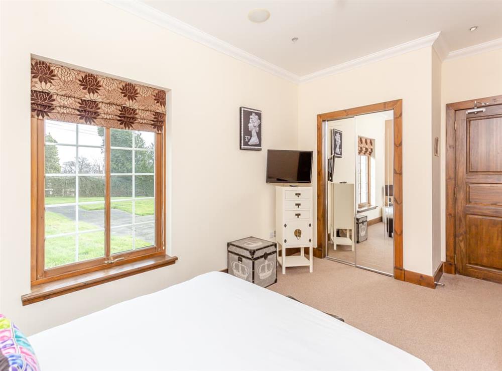 Double bedroom (photo 5) at Stag Manor in Kirkhill, near Inverness, Inverness-Shire