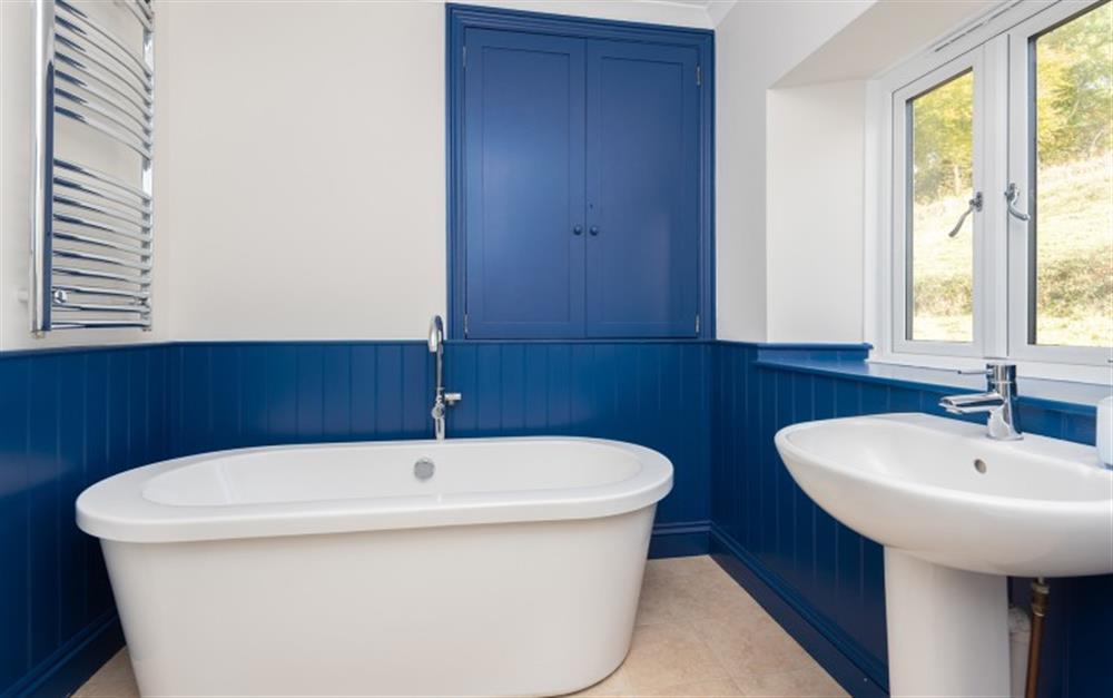 Another view of the family bathroom at Stancombe Cottage in Sherford