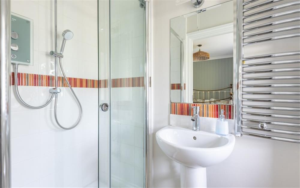 Bedroom 2's en suite shower room at Stancombe Cottage in Sherford