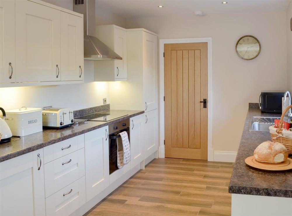 Well presented kitchen at Holgates Granary, 