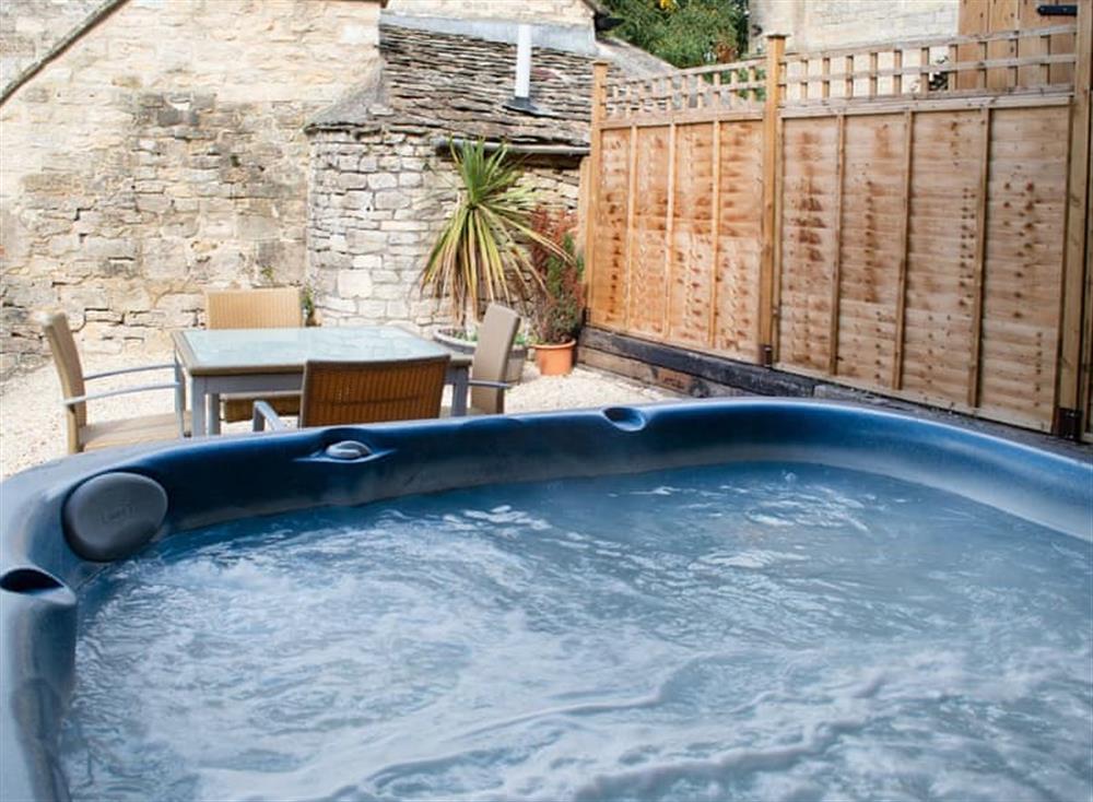 Hot tub at Stanley Barn in Stroud, Gloucestershire