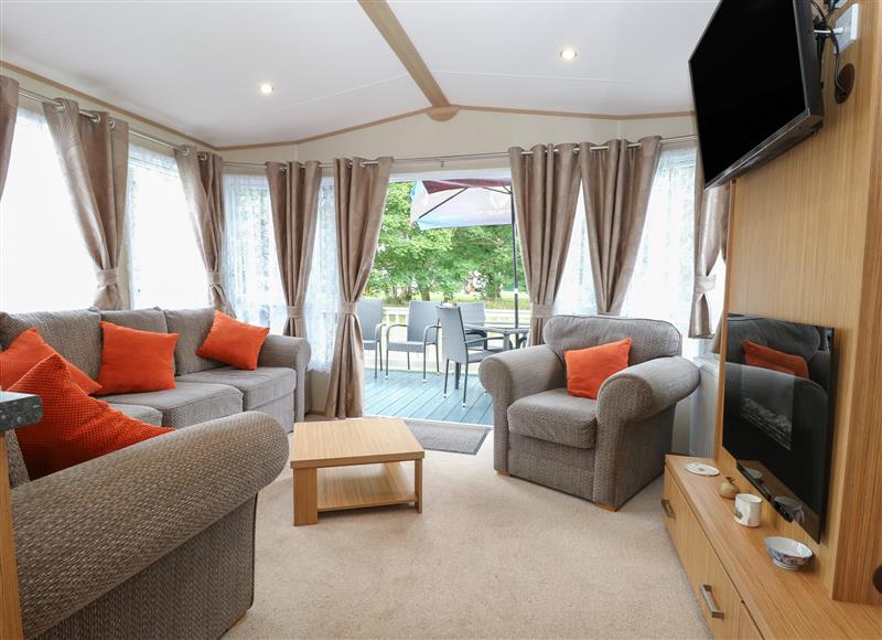 The living room at Stanleys Lodge, Caldecott Hall Country Park near Belton