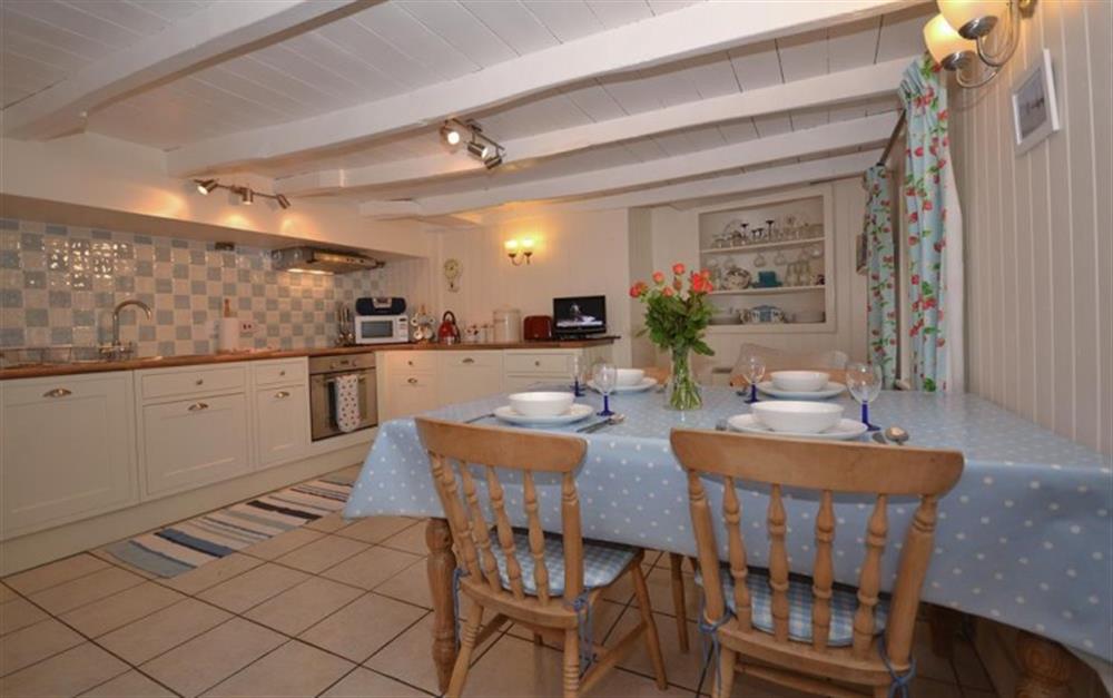 The spacious kitchen diner at Star Cottage in Polperro