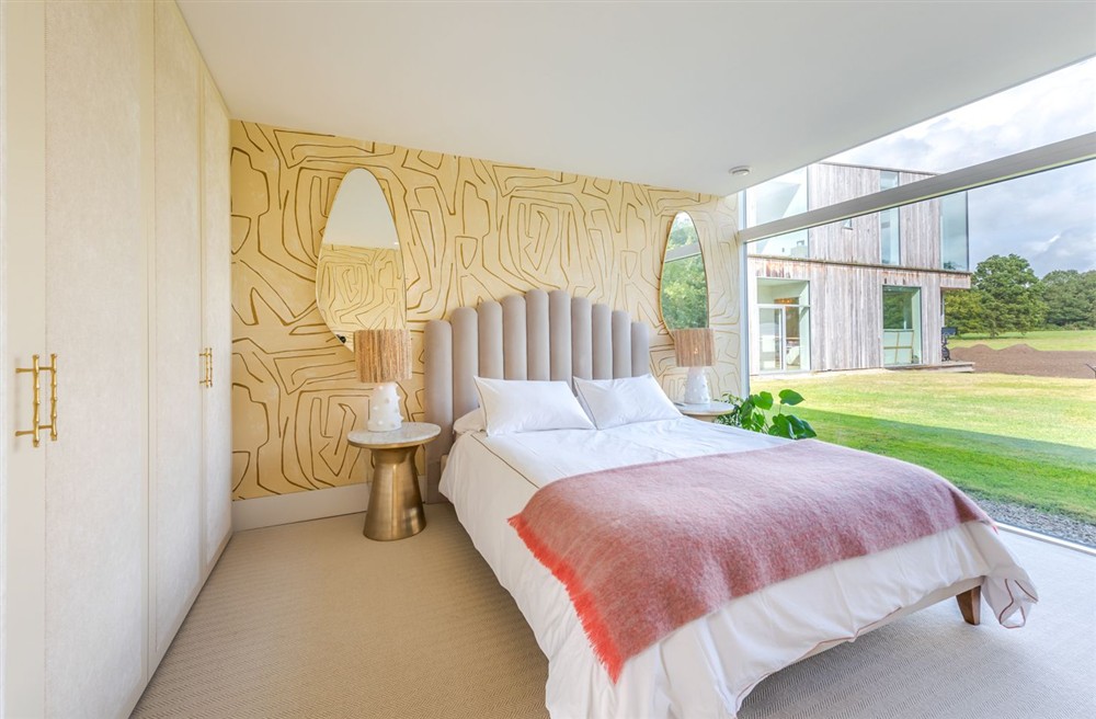 Stardust Mansion (photo 42) at Stardust Mansion in Godalming, Surrey