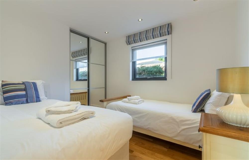 Twin single beds at Stargazy, Chapel Porth, St Agnes