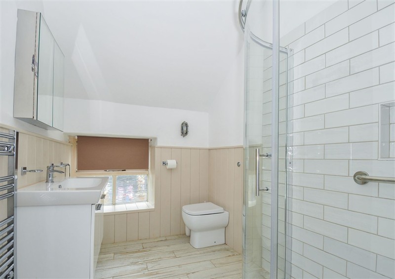 The bathroom at Stargazy, Trebarwith Strand near Tintagel