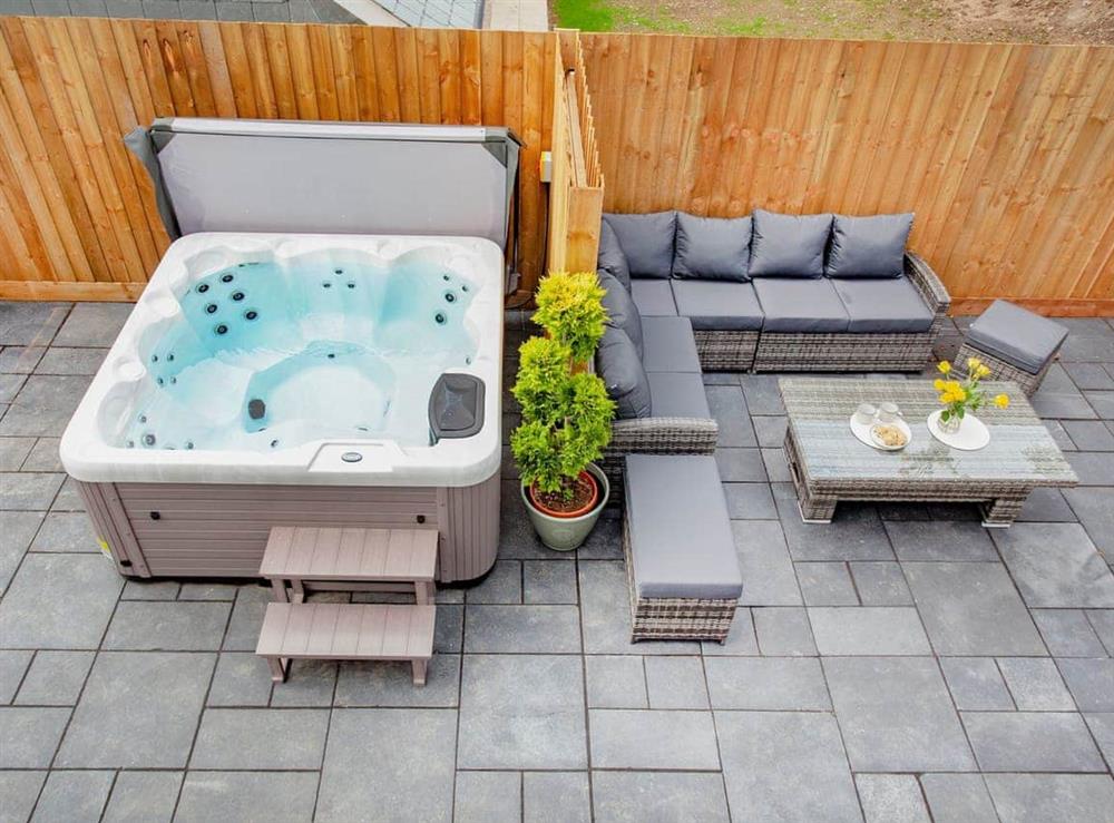 Hot tub at Roughtor House, 