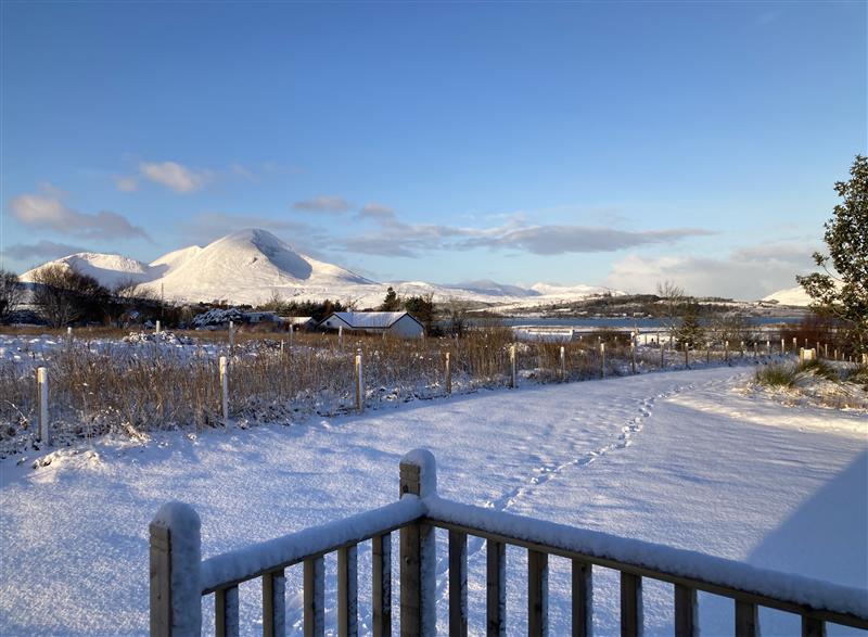 The setting around Starry Starry Skye