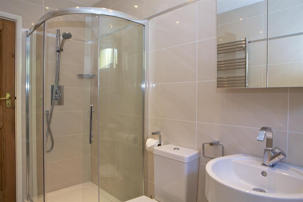 First floor family bathroom (photo 2) at Startline House in Newton Road, Salcombe