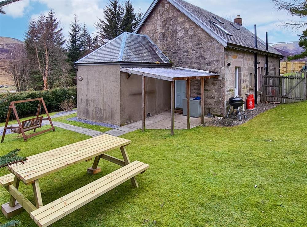 Sitting-out-area at Station Cottage in Dalnaspidal, near Newtonmore, Perthshire