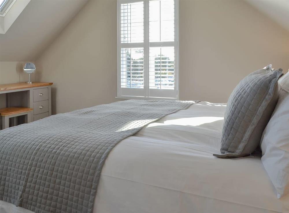 Bedroom with zip and link twin beds at The Station House, 